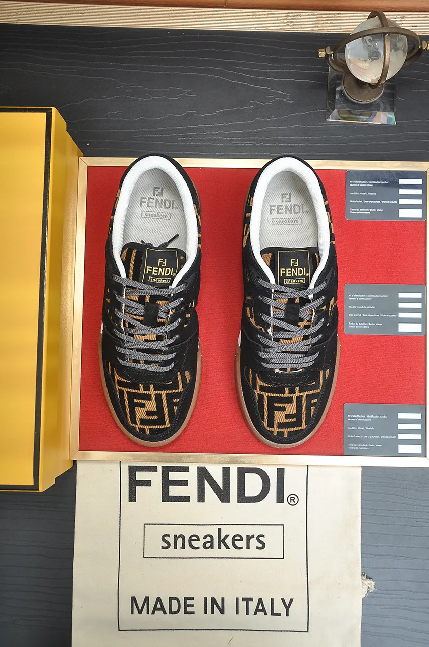 Men's shoes 💰600💶 [Fendi] The latest couple model 🔥 Many 💑 stars have the same style. FD match is a one-to-one replica of the original version. The first fendi match created by designer Kim Jones and Trainer basketball sneakers by Donkey. Material: Original silk leather. Lining: breathable mesh. Packaging: Original 1:1 matching high-end packaging. Size: Female 35-40 Male 38-44 (45 46. Custom-made (no return or exchange)